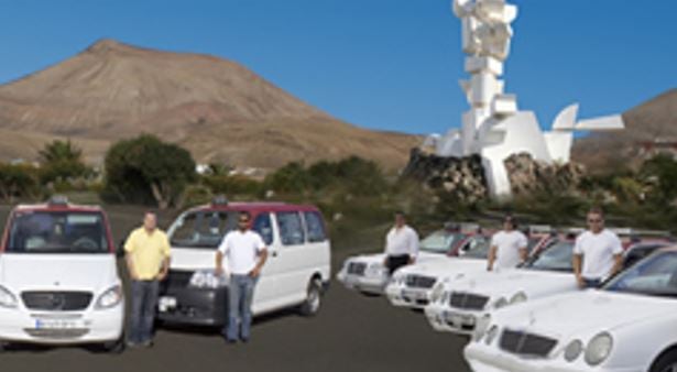 Taxistas de la cooperativa &#039;Ajei Tamia&#039; de San Bartolomé, Lanzarote.