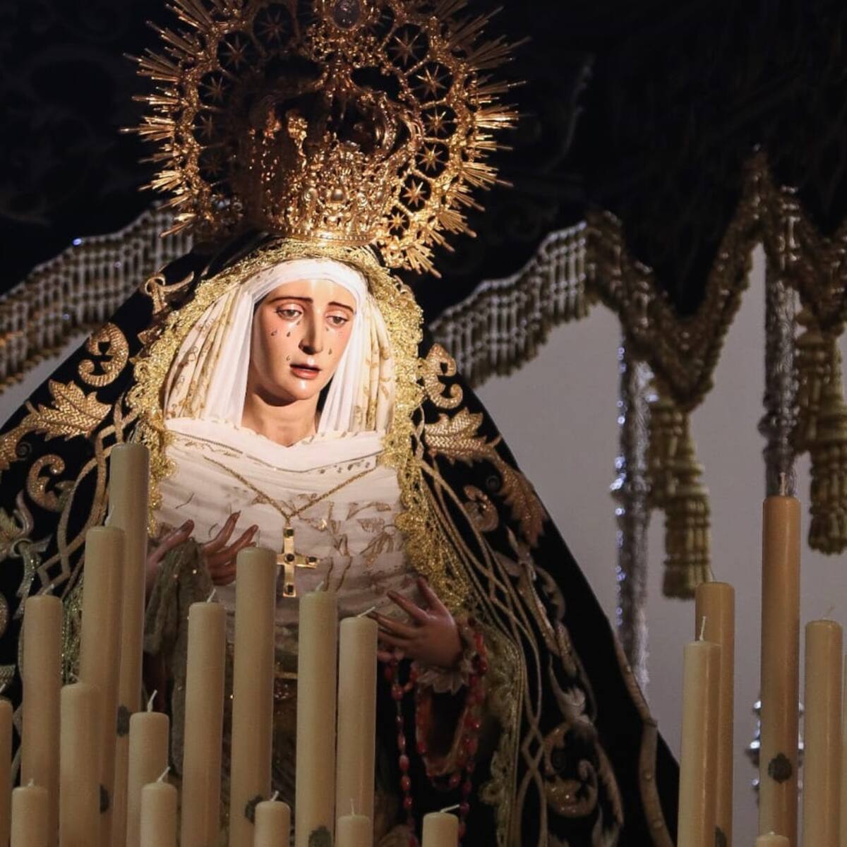 La Virgen de los Dolores del Cerro sale por el centenario de su barrio