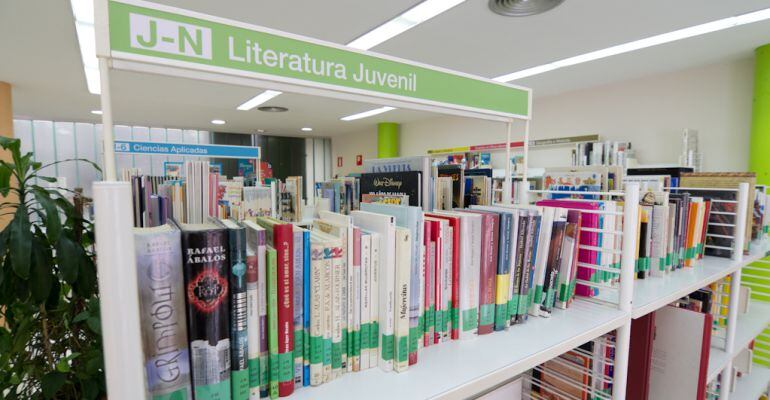 Sección de Literatura Juvenil de la Biblioteca