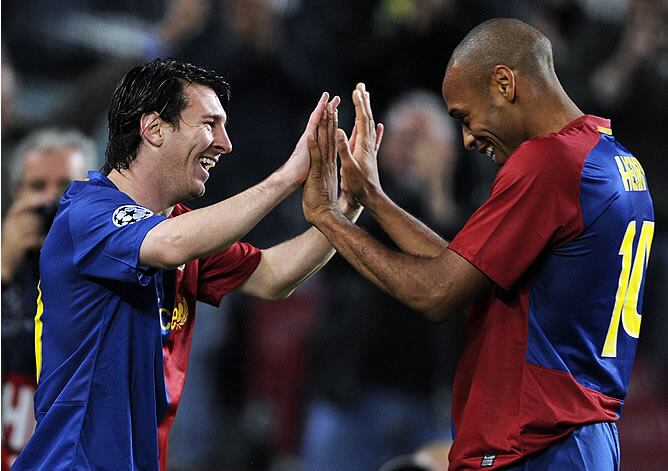Messi y Henry celebran el gol del Barcelona