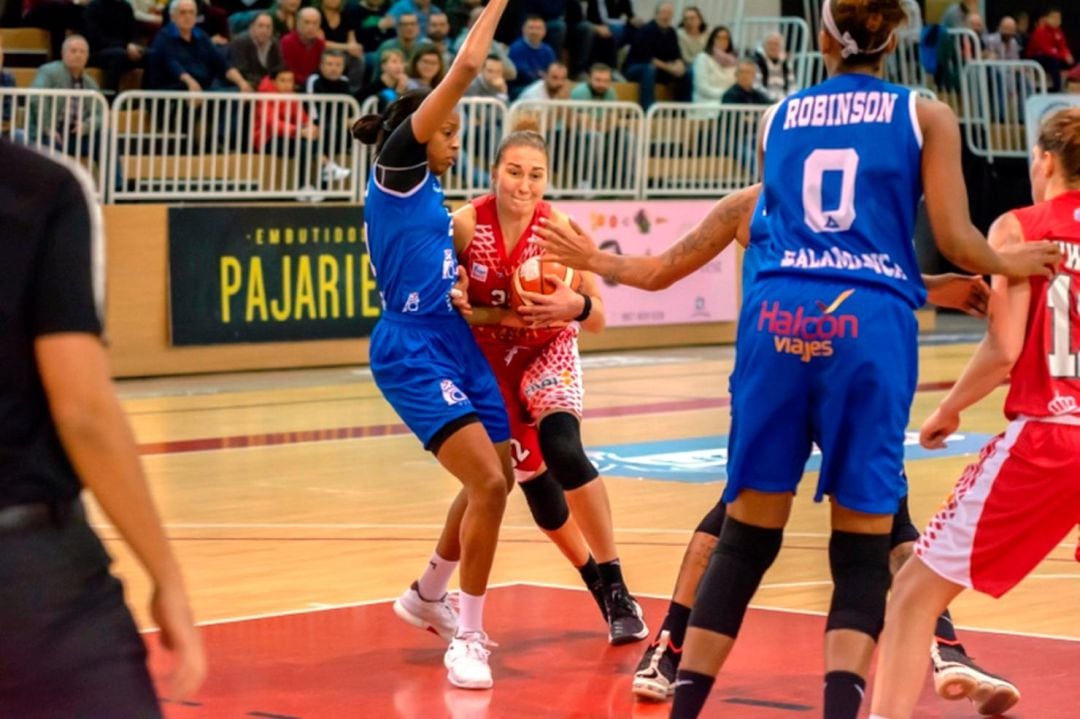 Embutidos Pajariel Bembibre ganó el primer cuarto pero luego Avenida fue superior