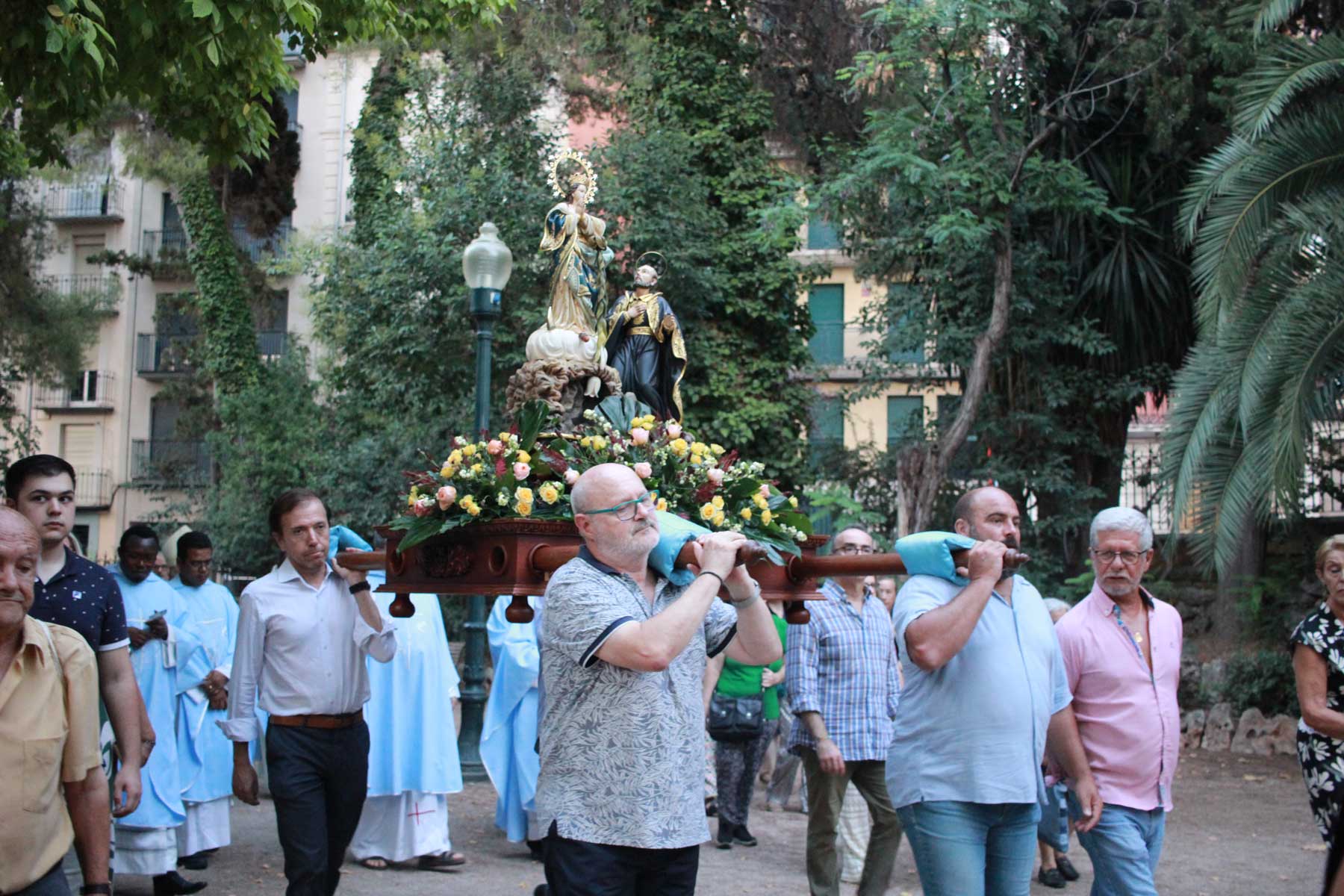 Un instante de la procesión que ha tenido lugar en el parque de La Glorieta