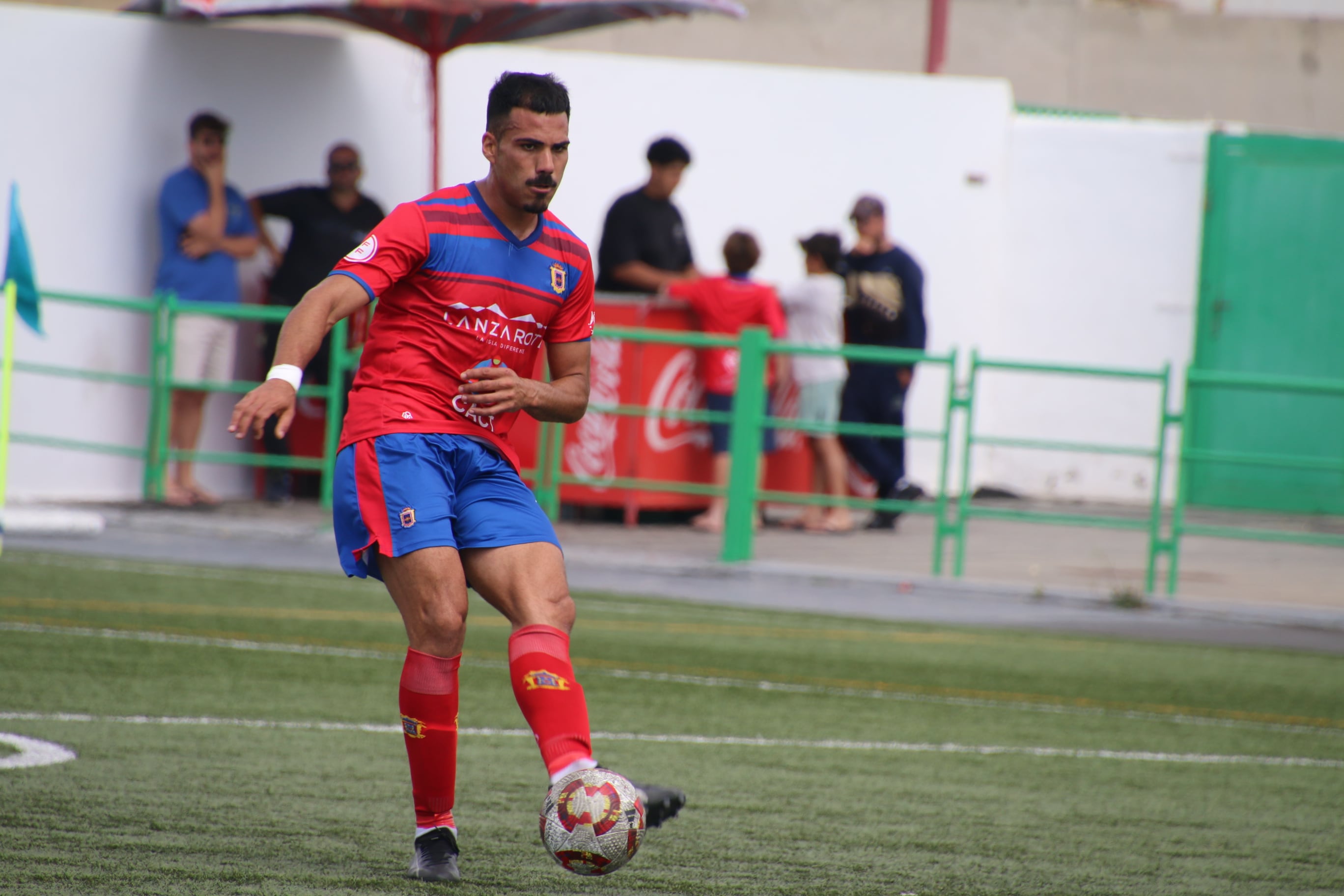Raúl Fernández, una temporada más en la UD Lanzarote.