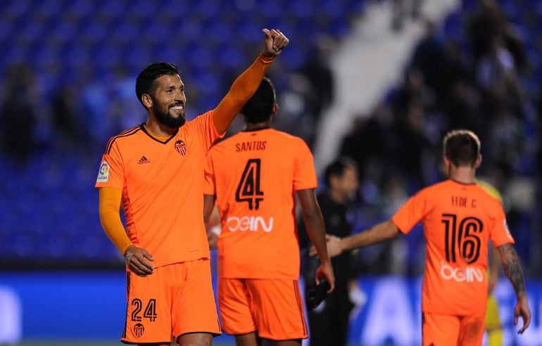 LEGANES, SPAIN - NOVEMBER 29:  Ezequiel Garay of Valencia CF celebrates after Valencia beat Leganes 3-1 in the Copa del Rey Round of 32 match between CD Leganes and Valencia CF at  Estadio Municipal de Butarque on November 29, 2016 in Leganes, Spain.  (Ph