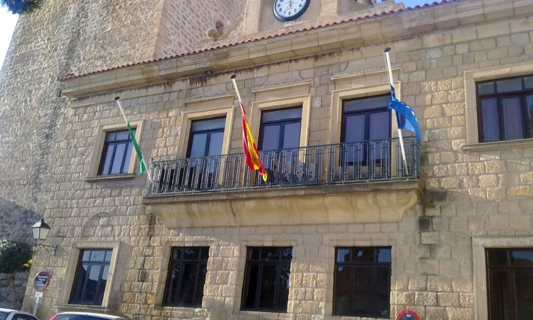 Fachada del Ayuntamiento de Mengíbar.