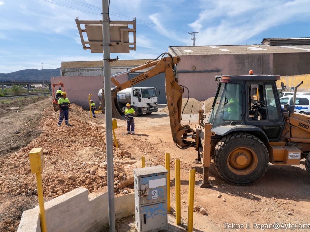 El Ayuntamiento de Cartagena levanta una barrera para evitar inundaciones en la barriada de San Ginés