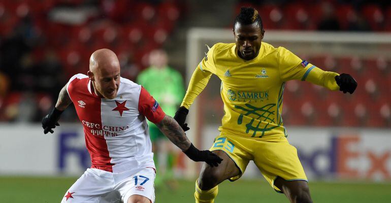 Patrick Twumasi durante un partido de la previa de la Champions