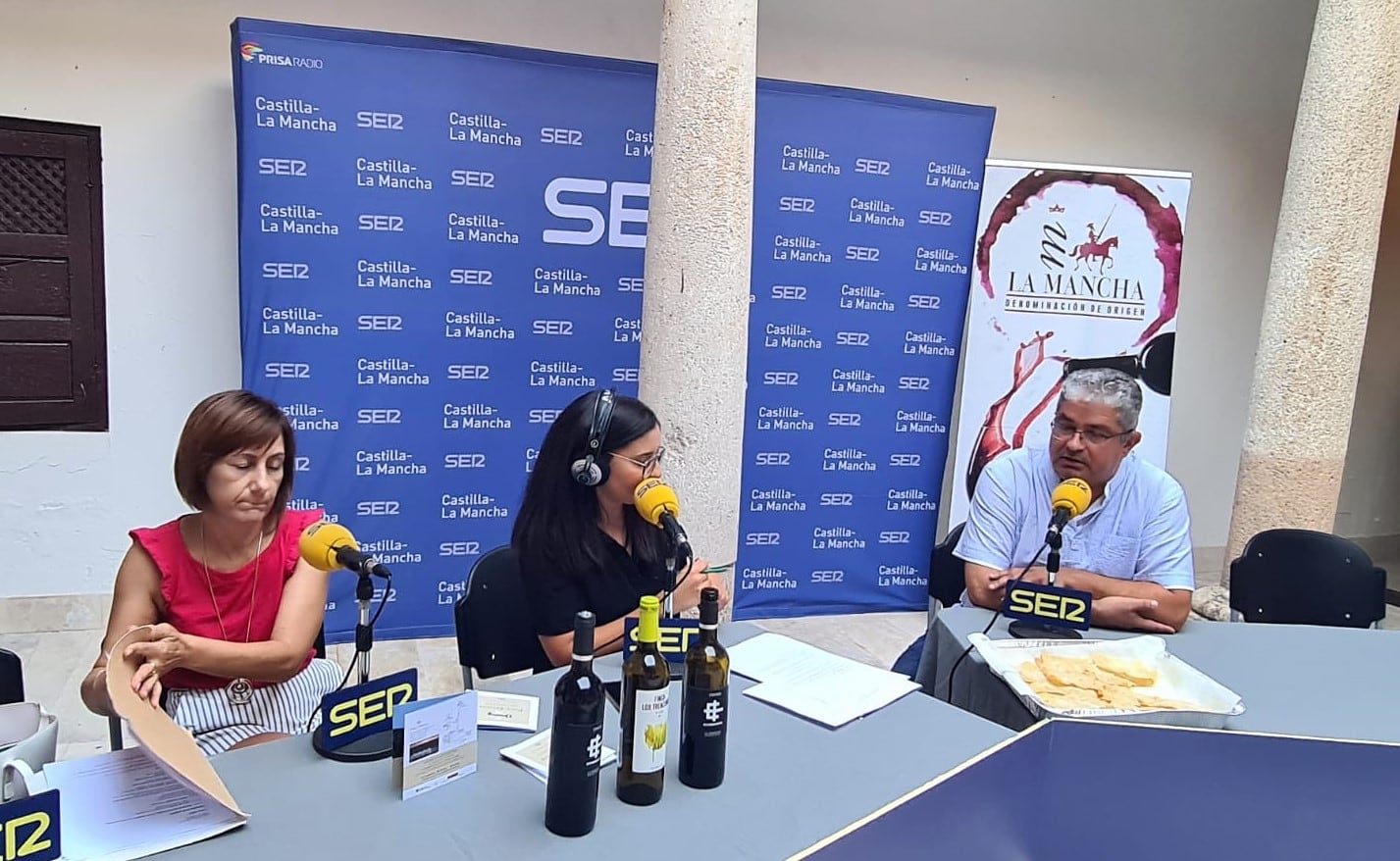 Ana María Serrano, concejala de Cultura y Festejos de Quintanar; y Juan Carlos Navalón, alcalde de la localidad