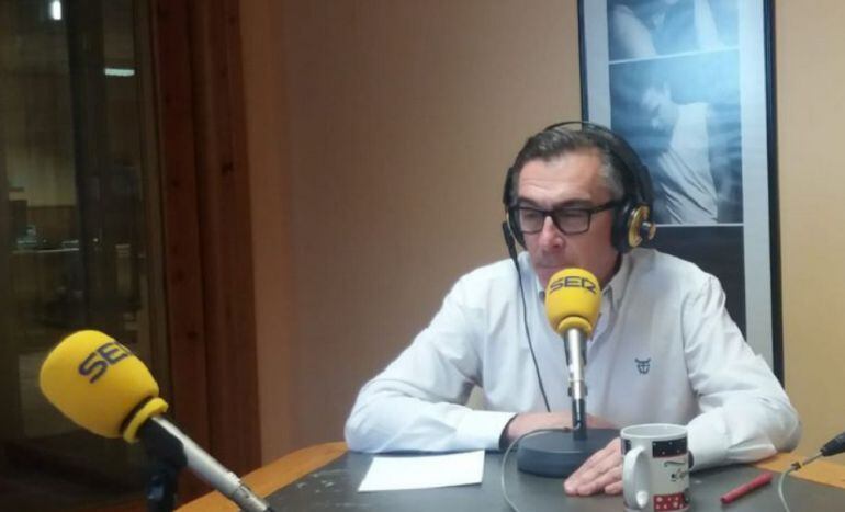 Luis María Beamonte, presidente del PP Aragón, en una imagen de archivo en los estudios de la Cadena SER en Tarazona 