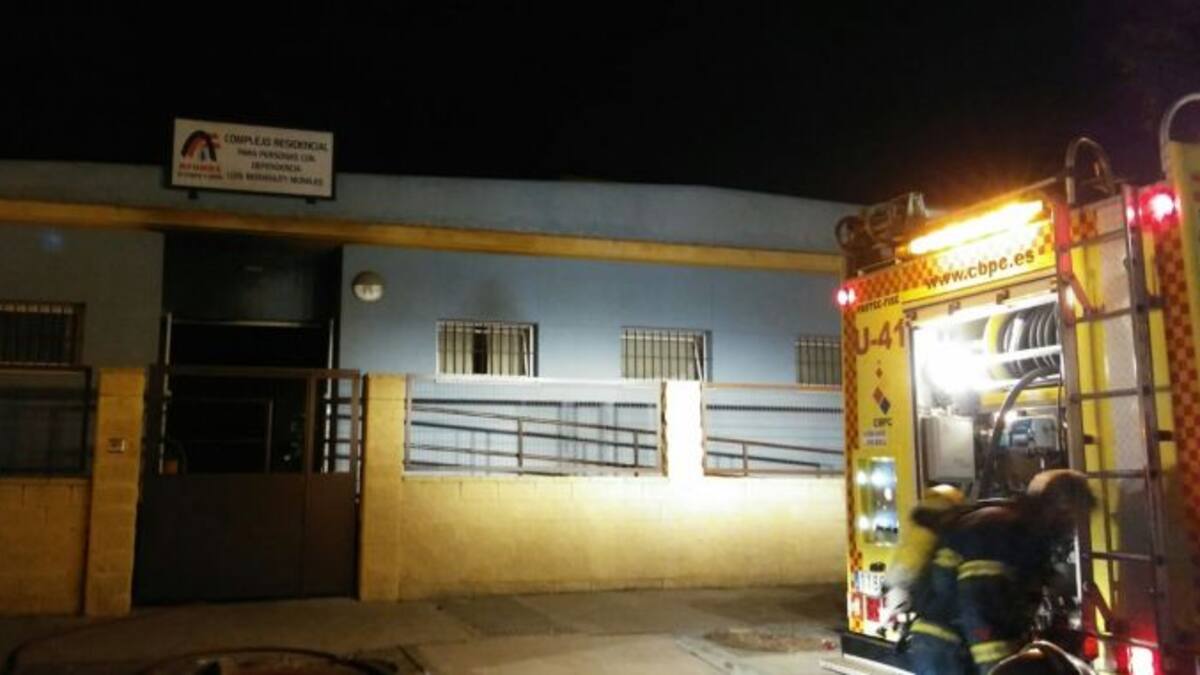 Un incendio obliga a desalojar un centro de Afanas en El Puerto