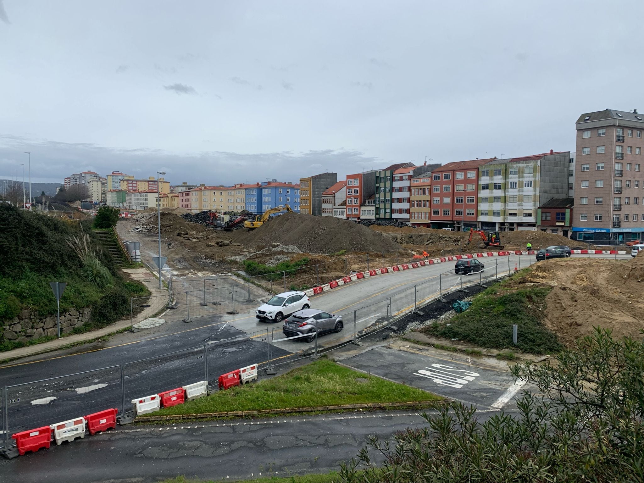 Obras de la avenida de As Pías en las proximidades de la carretera de A Trincheira (foto: Raúl Salgado)