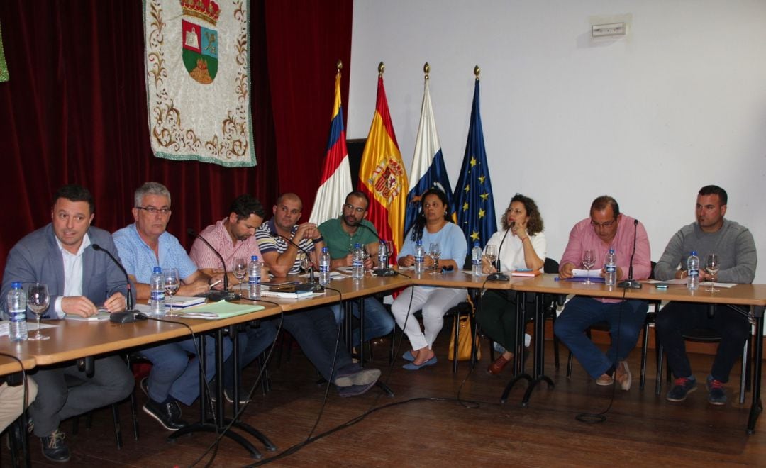 Grupo de Gobierno del Ayuntamiento de Yaiza en el pleno de este jueves.