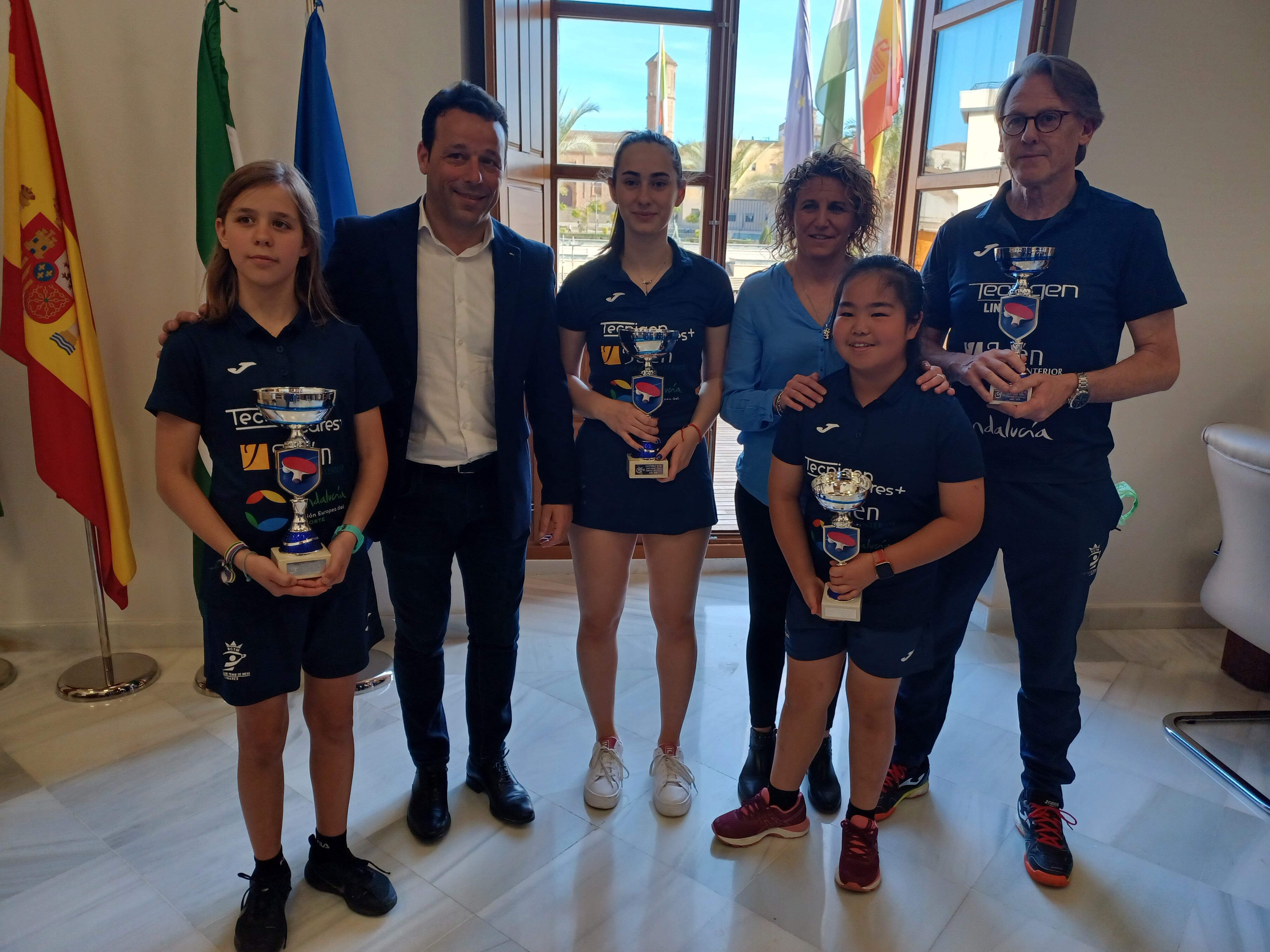 Recepción institucional, al RCTM Linares, en el Ayuntamiento.