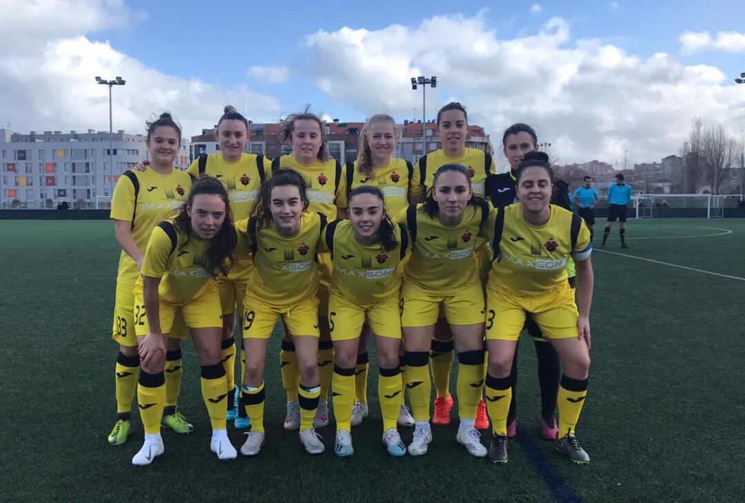 Formación del Victoria que logró el triunfo en el campo del Rácing Féminas
