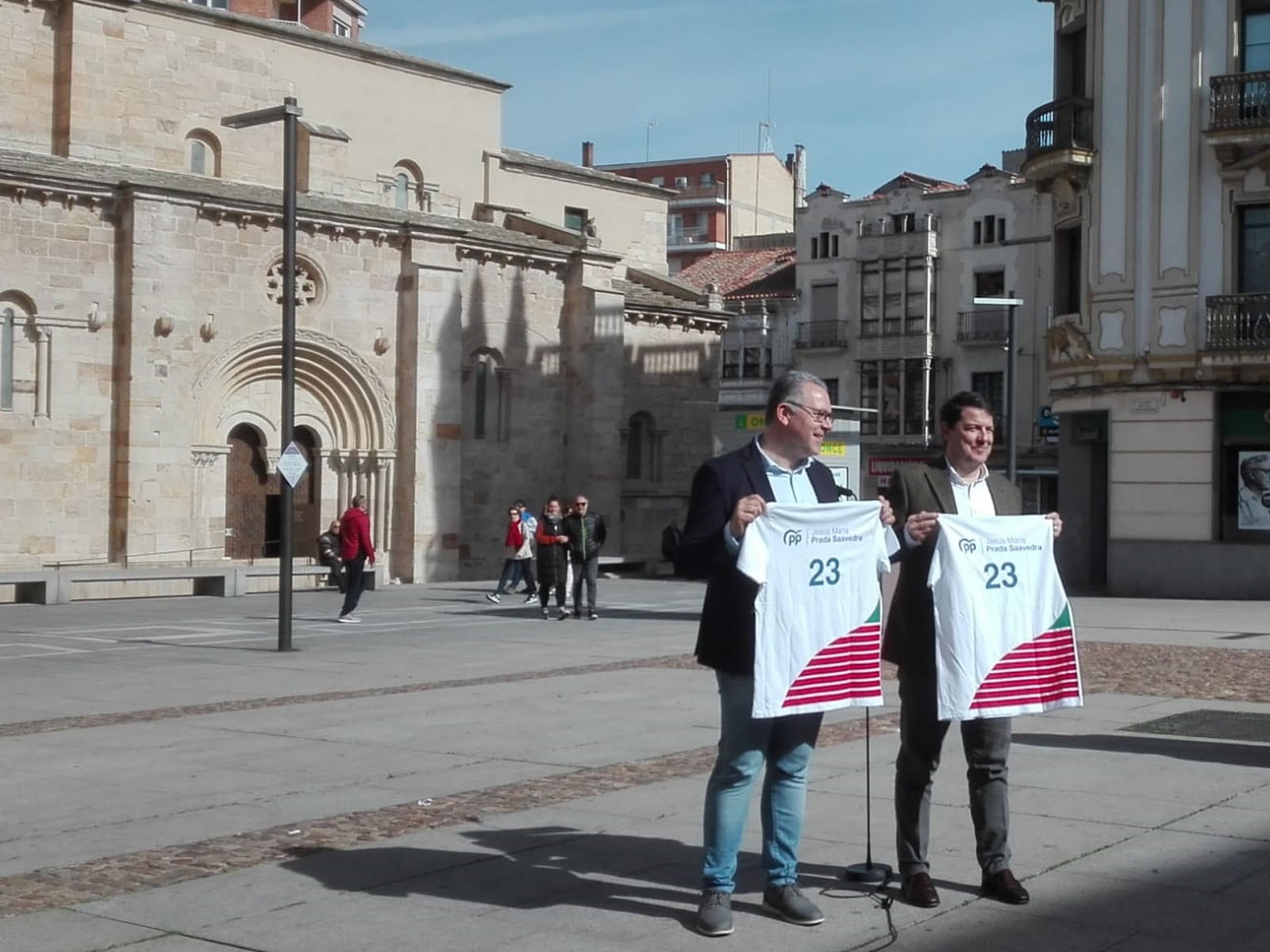 Jesús María Prada y Alfonso Fernández Mañueco durante el acto de apoyo electoral en Zamora