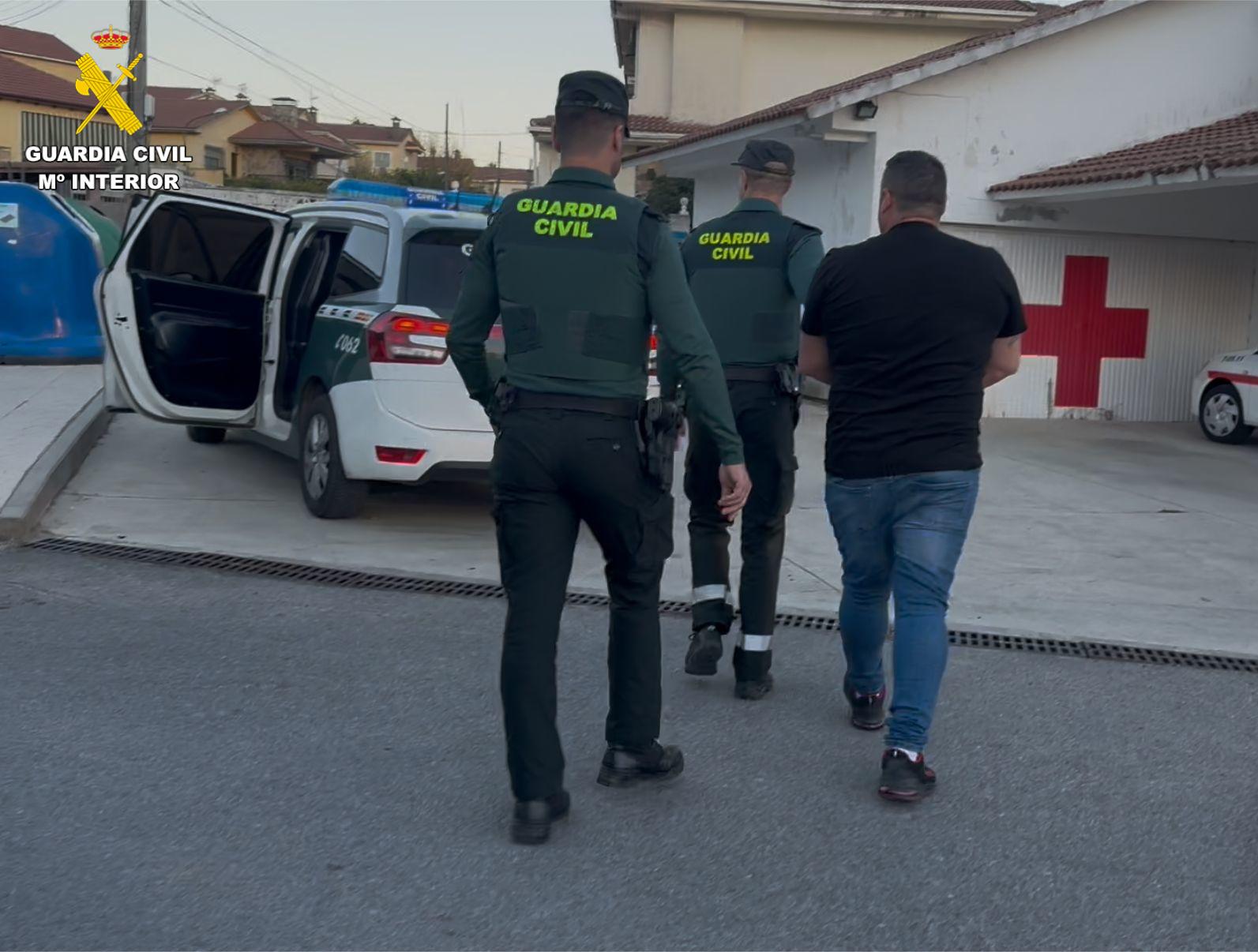 Detenido por estafa, robo con violencia y detención ilegal en Cebreros./Guardia Civil