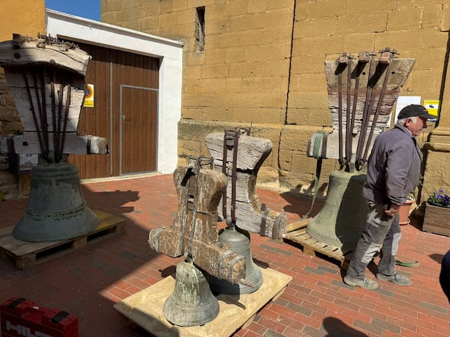 Desmontaje de las campanas en Biscarrués