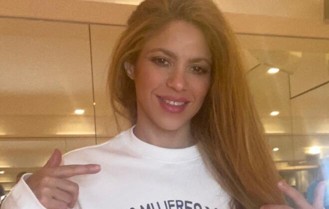 Shakira con la sudadera