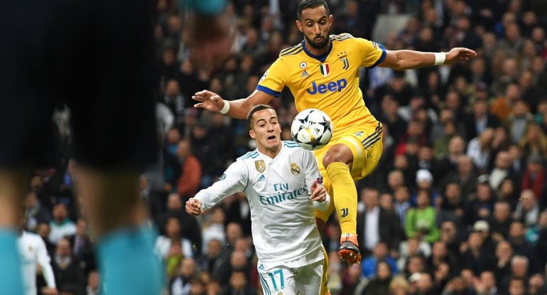 Benatia y Lucas Vázquez, en la polémica jugada del penalti pitado a favor del Real Madrid ante la Juventus.