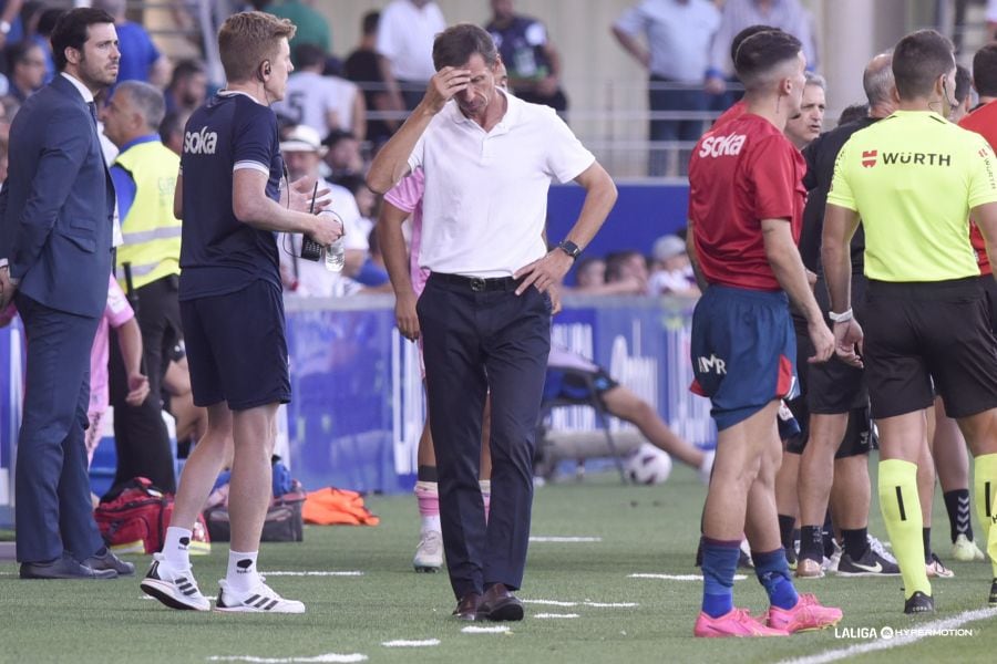 Ziganda preocupado durante el partido de este sábado ante el Eldense
