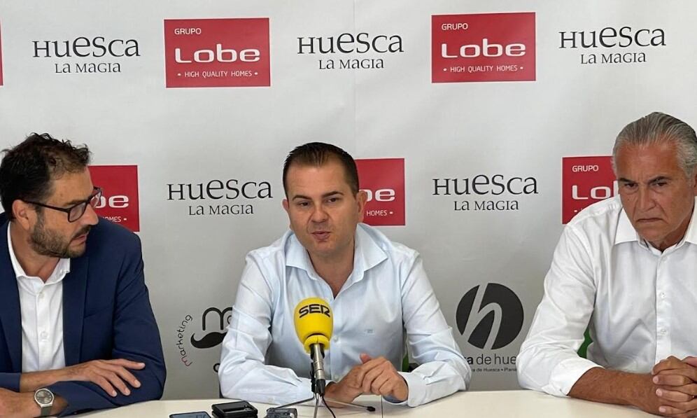 Presentación de Rafa Sanz como nuevo entrenador de Lobe Huesca La Magia