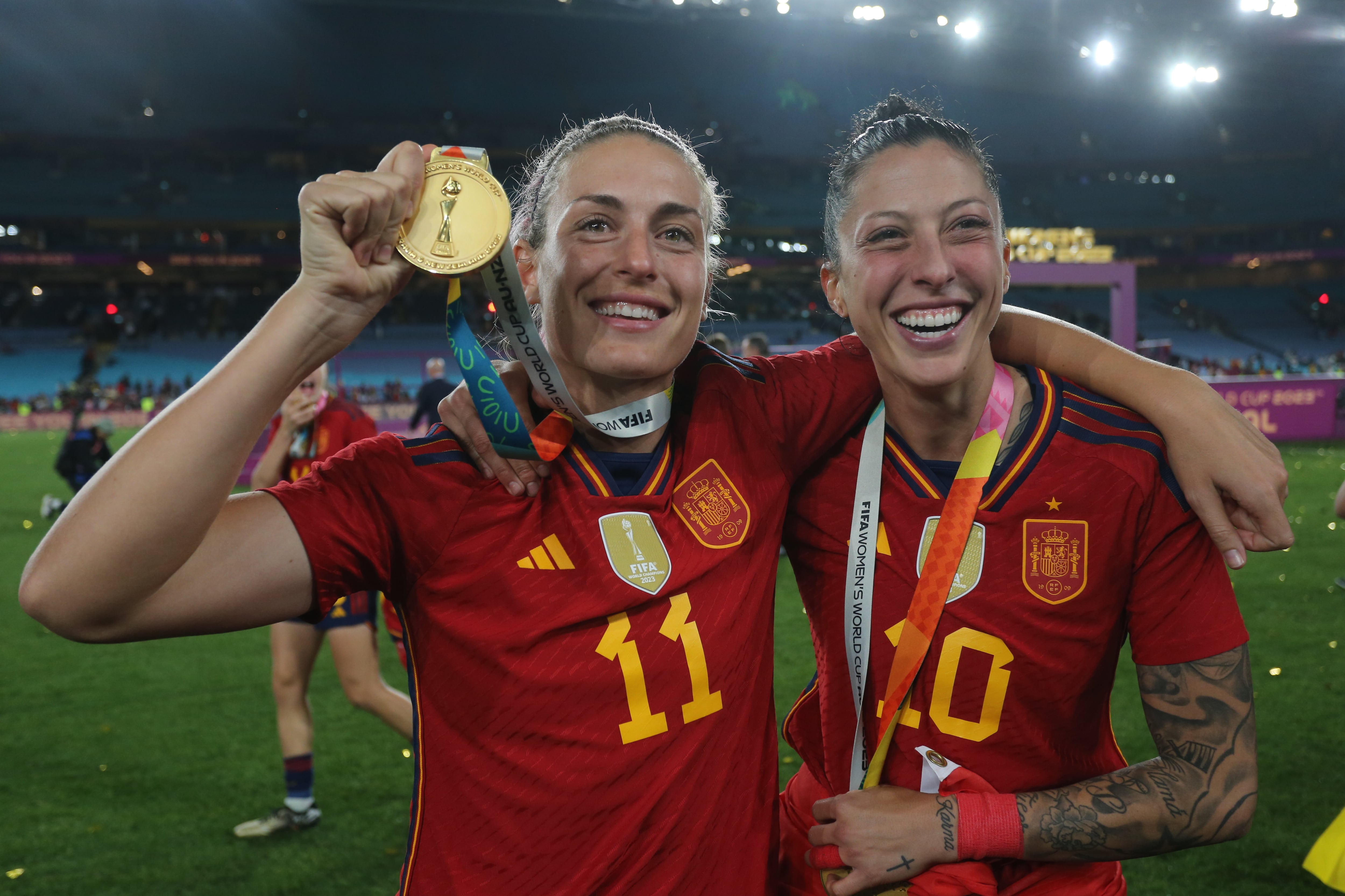 Jenni Hermoso y Alexia Putellas, tras vencer a Inglaterra en la final del Mundial. (Photo by Isabel Infantes/PA Images via Getty Images)