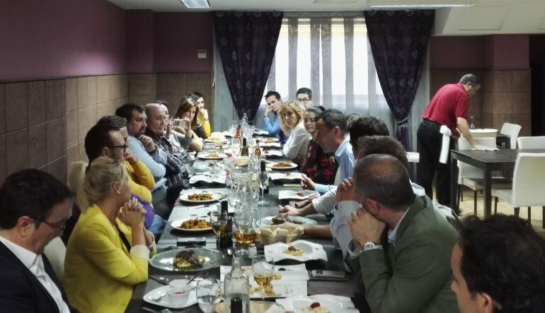 Comida entre Visitelche y AETE