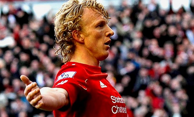 Kuyt celebra el tanto del triunfo ante el Manchester