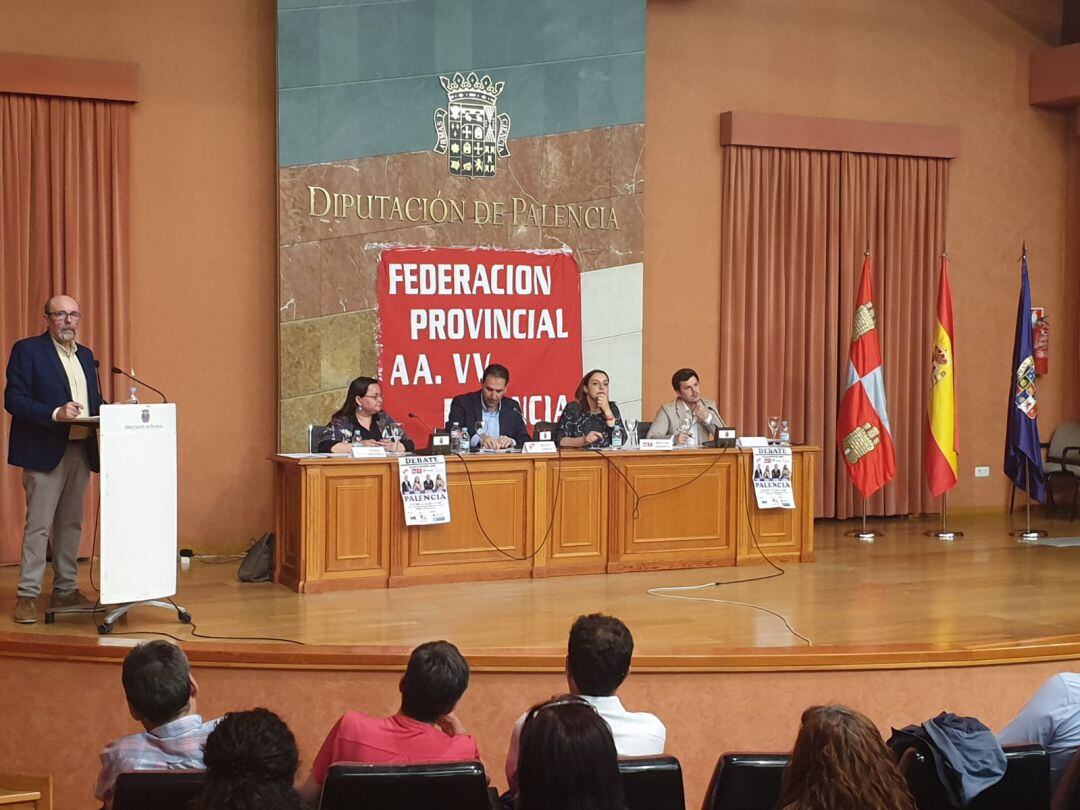 Debte promovido por la Federación Provincial de Asociaciones de Vecinos de Palencia