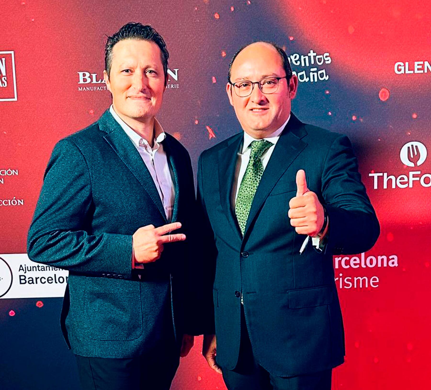 Kiko Moya i Alberto Redrado en la gala de les estrelles Michelín que va tindre lloc a Barcelona presentada per Andreu Buenafuente