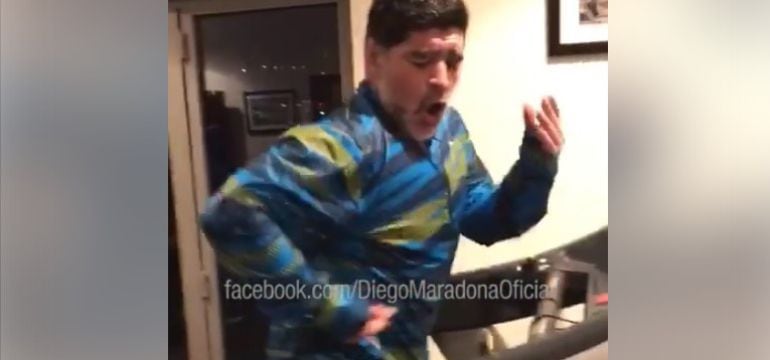 Maradona baila en su cinta de correr