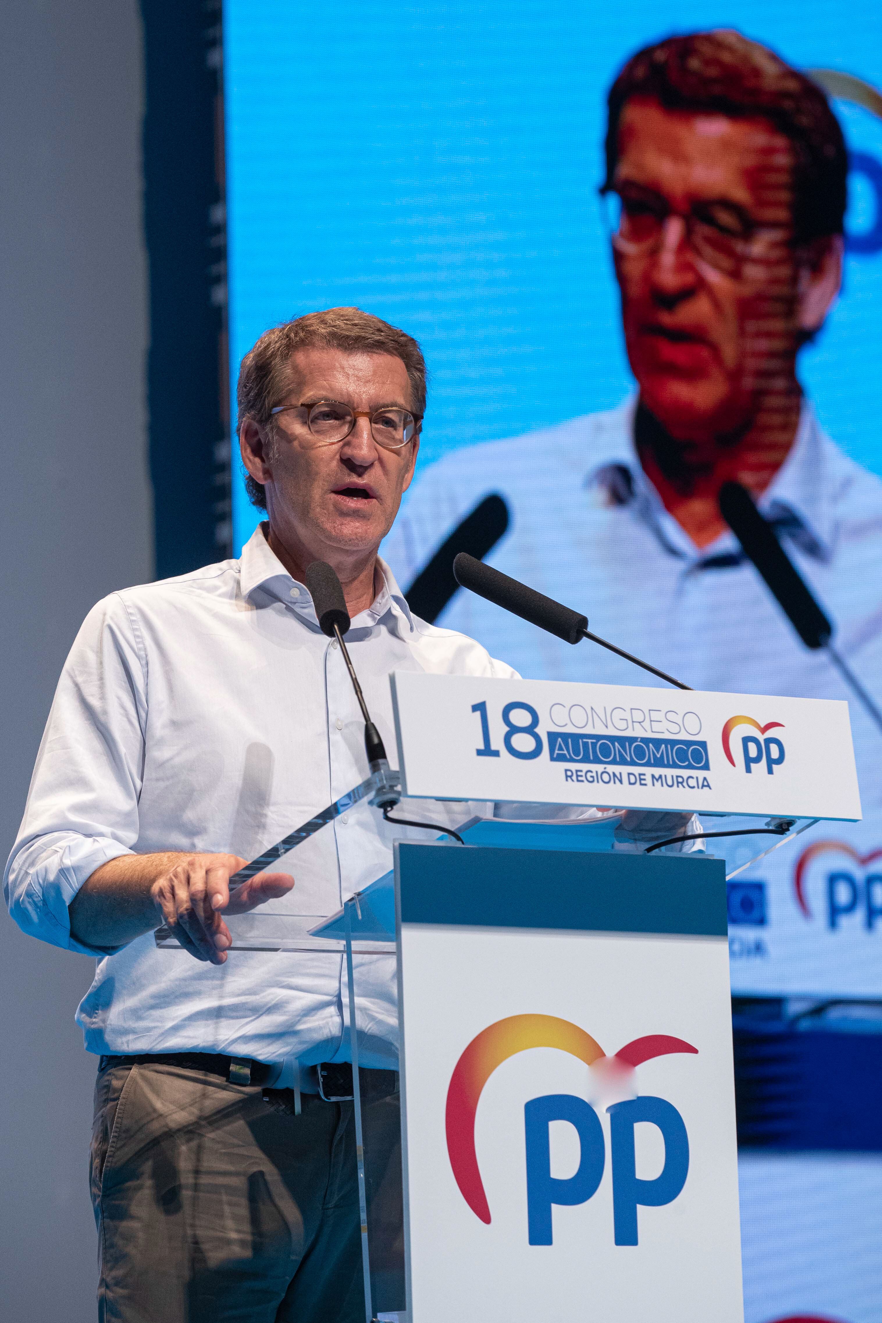 MUR02.MURCIA, 15/07/2022.- El presidente del Partido Popular, Alberto Núñez Feijóo, interviene en el 18 Congreso del partido en la Región de Murcia este viernes en el Auditorio Víctor Villegas. EFE/Marcial Guillén