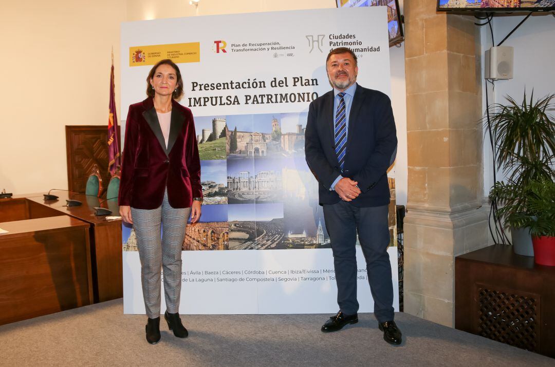 Reyes Maroto con el alcalde de Cuenca