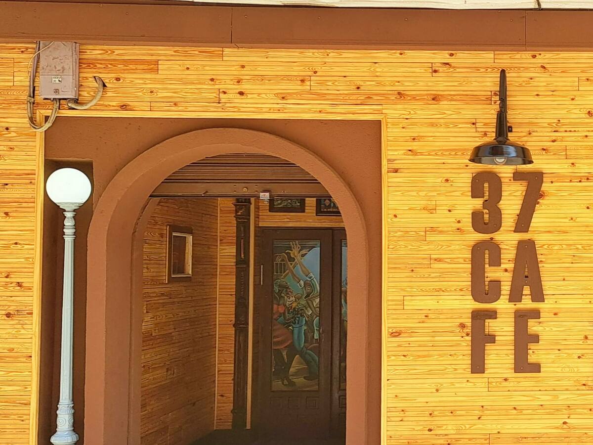 Reabre un mítico bar de Ciudad Real: así es el nuevo 37