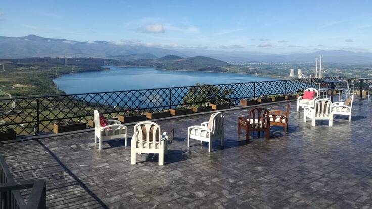 The Rock abre restaurante y terraza panorámica