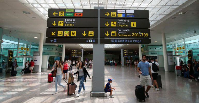 La mayoría de personas llegaban al aeropuerto de El Prat