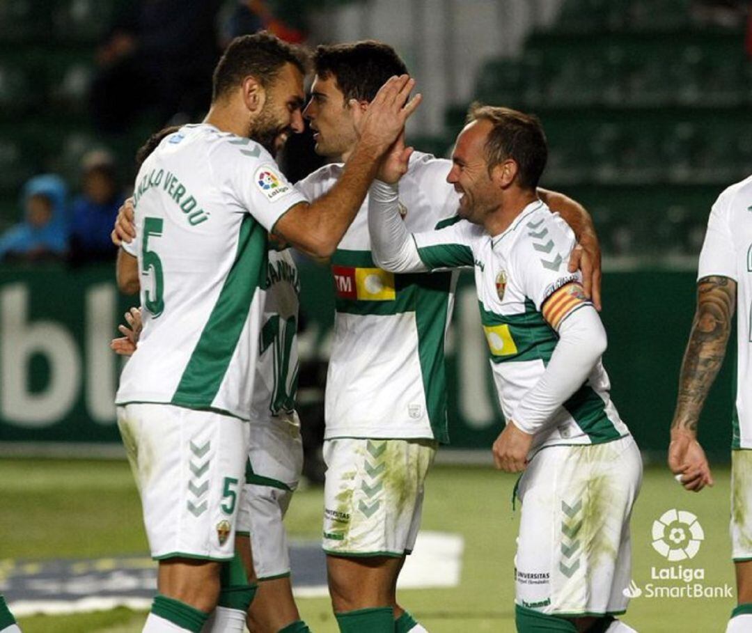 Los jugadores del Elche celebran un gol esta temporada