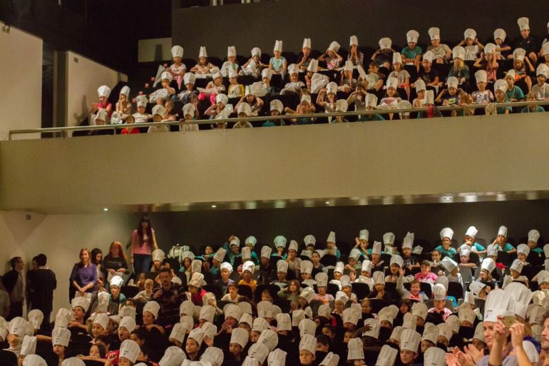 El Centro de Congresos se ha llenado de niños para participar en esta jornada