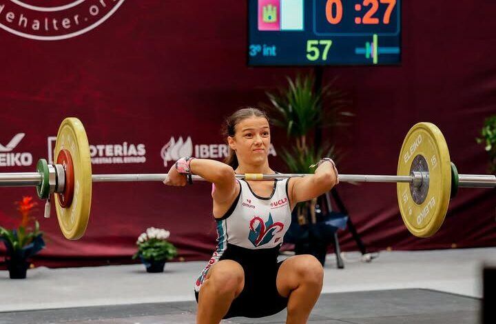 Dulce María Palenque destaca en el Campeonato de España Sub15 de Halterofilia