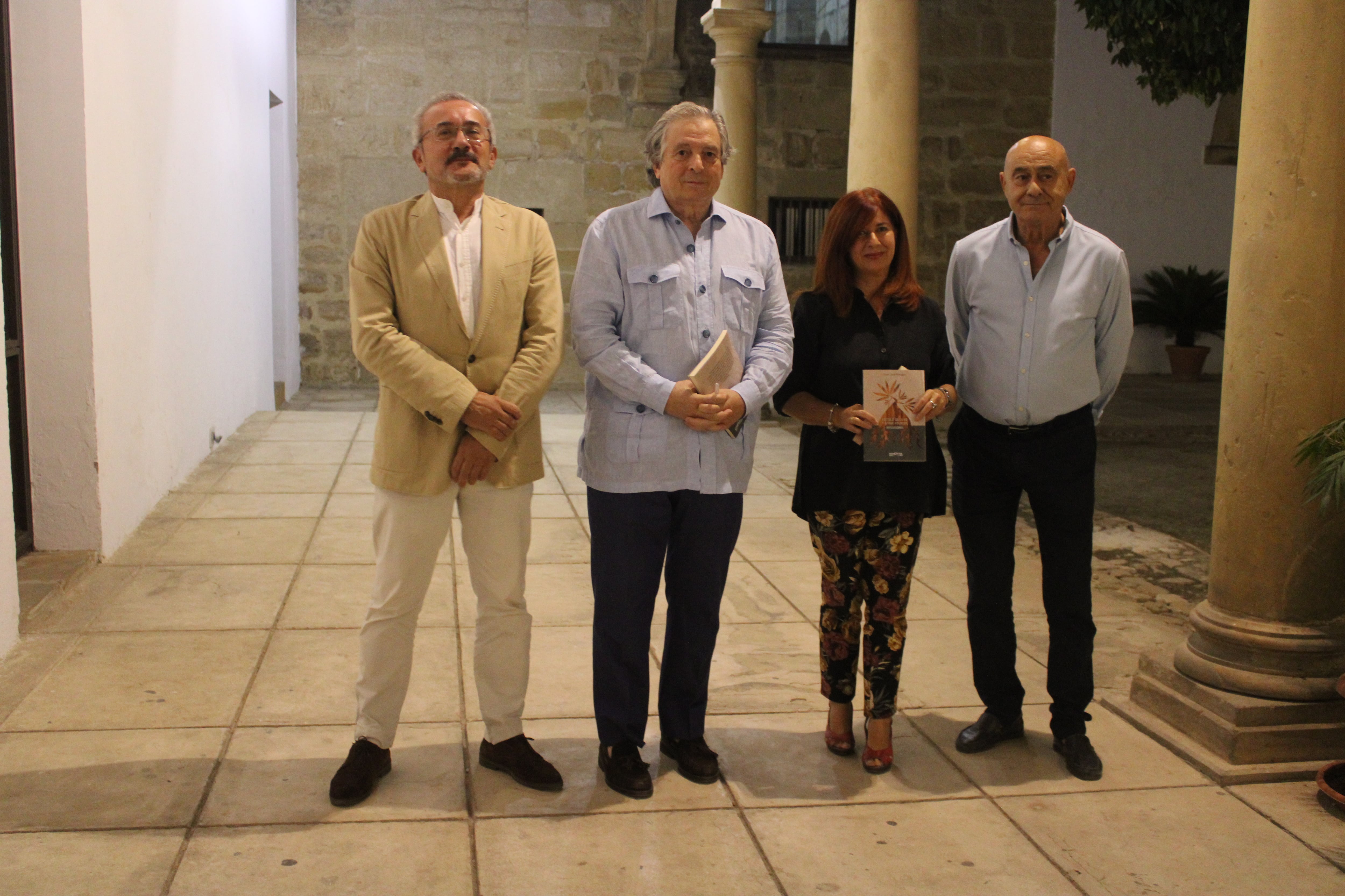 Presentación de ‘Estilo olivar y otros asuntos. Reflexiones’, el décimo quinto libro del ubetense Juan José Almagro