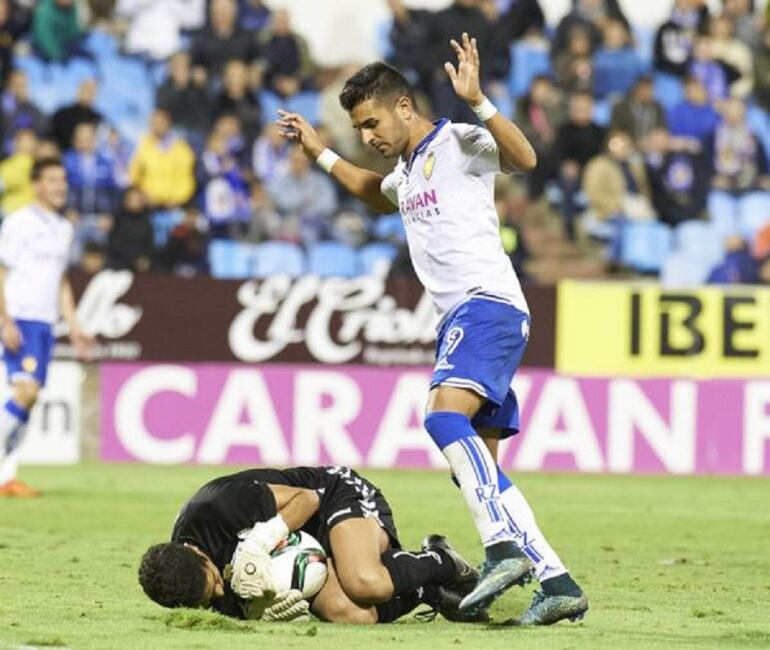 Ángel falló un penalti con empate a cero y fue el autor del único gol del Real Zaragoza