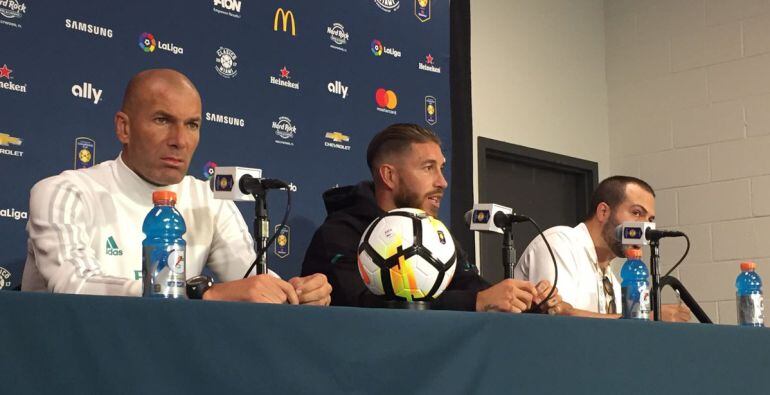 Zinedine Zidane y Sergio Ramos, durante la rueda de prensa previa al Clásico (Miami)