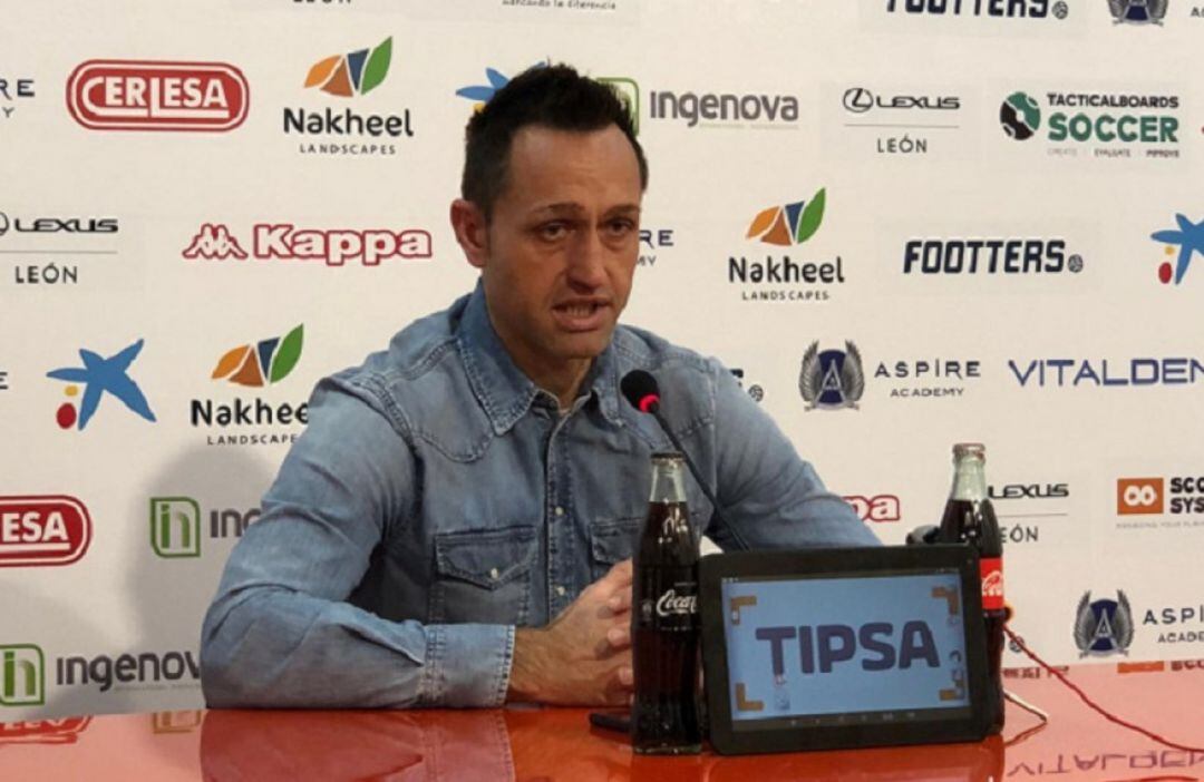 José Manuel Aira compareció en rueda de prensa tras el parón