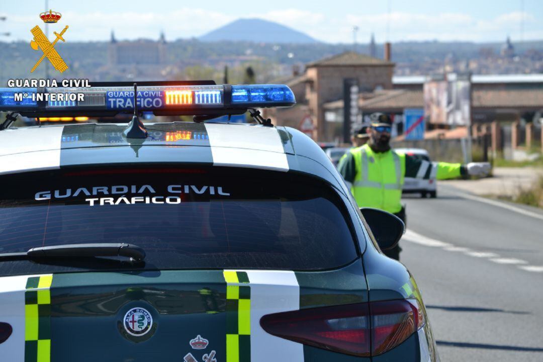 Un control de tráfico de la Guardia Civil.