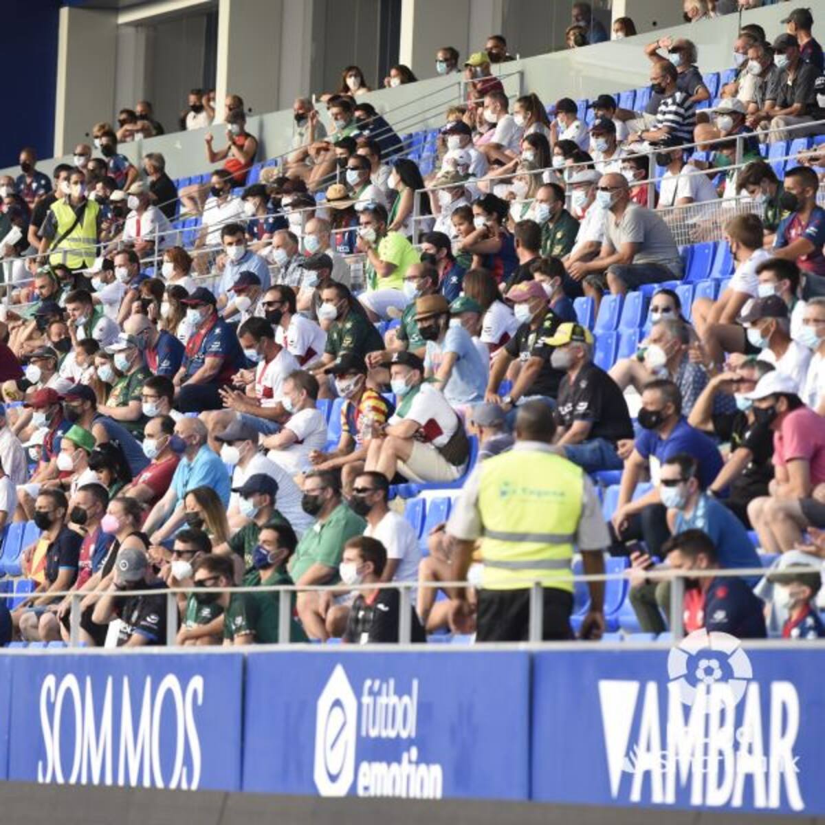Los aficionados de la SD Huesca, preparados para un derbi "muy igualado"
