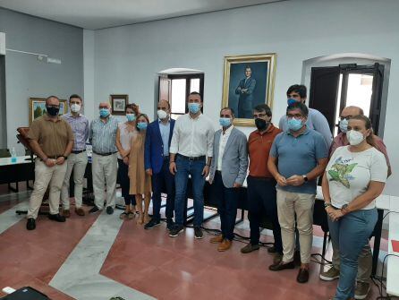 Cargos del PP provincial y comarcal junto a Román Garrigós