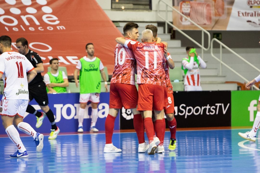 Momento del derbi entre ElPozo Murcia y el Jimbee Cartagena