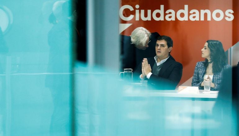 El líder de Ciudadanos Albert Rivera (i), y la líder de Cs en Catalunya, Inés Arrimadas, durante la reunión del Comité Ejecutivo de la formación naranja en Madrid.