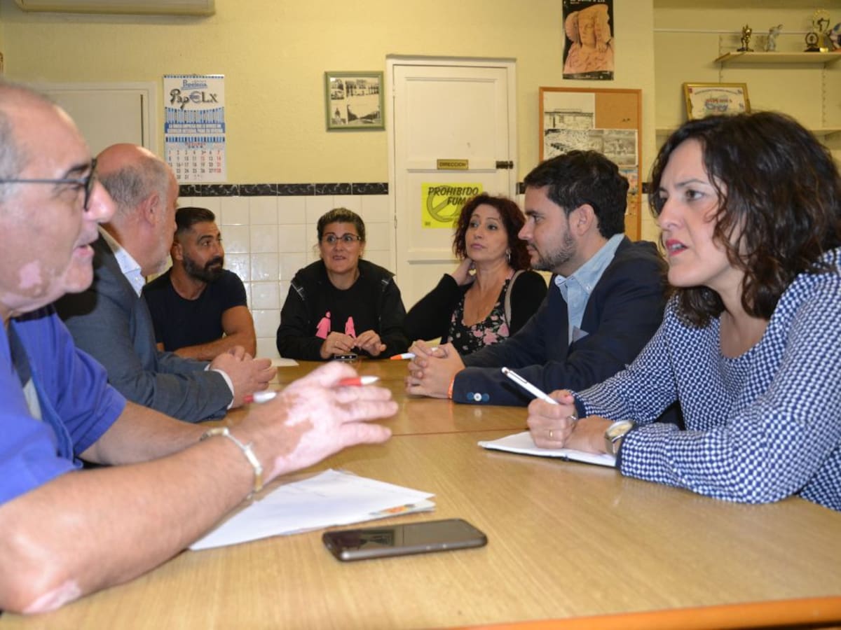 Los vecinos de Porfirio Pascual reclaman contenedores adaptados, más inversión y limpieza en el barrio