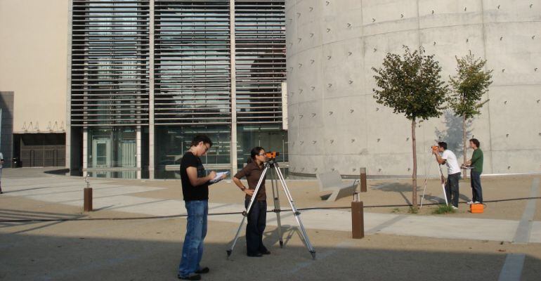 Alumnes fent pràctiques d'Arquitectura Tècnica
